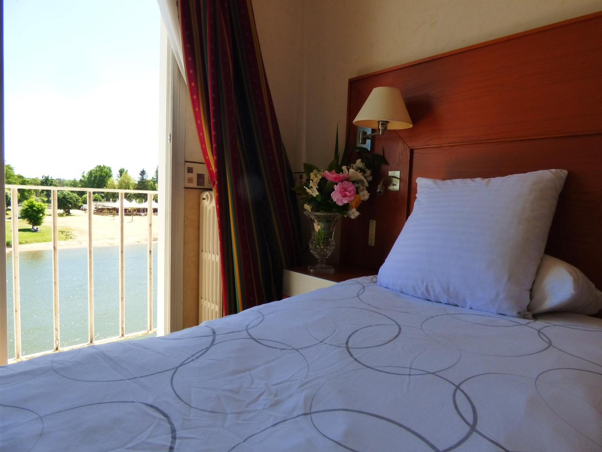 Hotel Restaurant Le Bellevue Montrichard 3 Etoiles מונרישאר מראה חיצוני תמונה