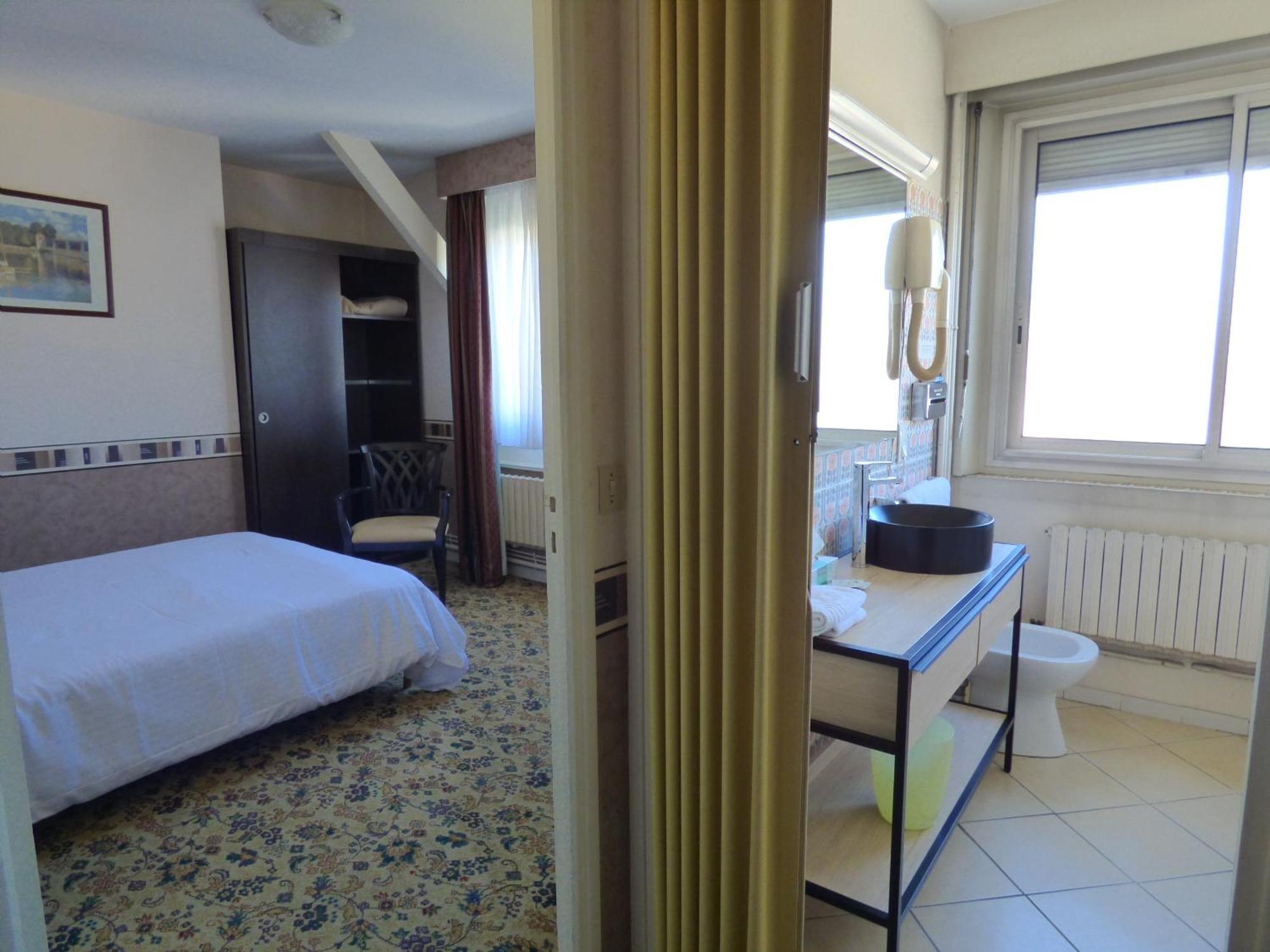 Hotel Restaurant Le Bellevue Montrichard 3 Etoiles מונרישאר מראה חיצוני תמונה